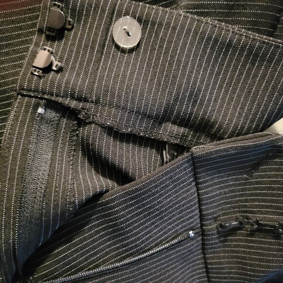 Jones New York Ladies Black Pin Stripe Slacks, Size 16, Kasper Brand - Picture 3 of 9
